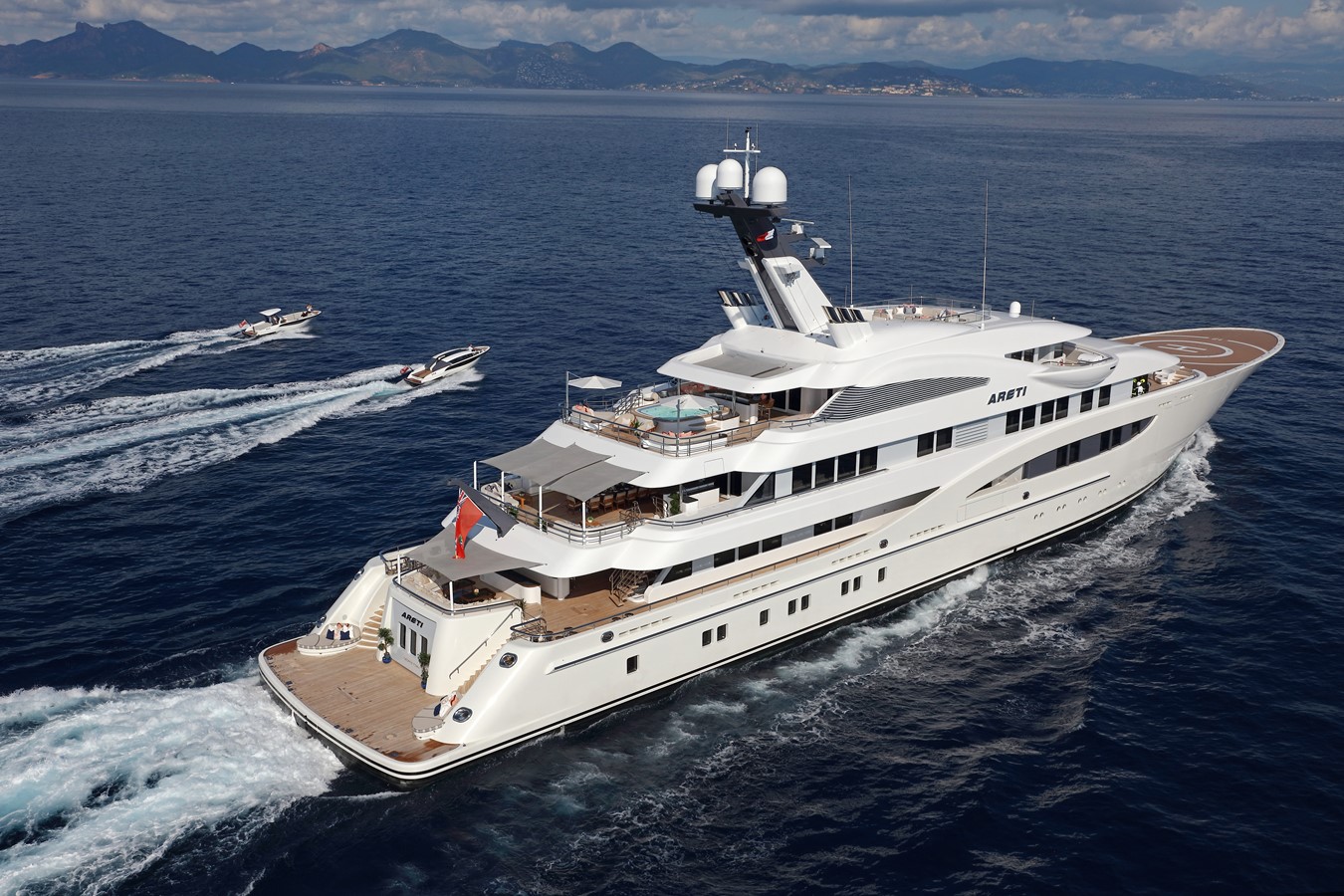 ARETI - 2017 LURSSEN 278' 11