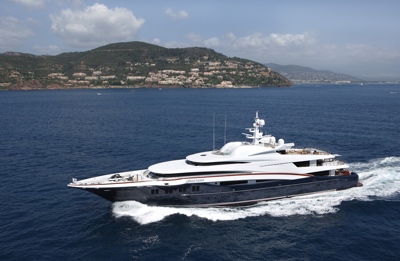 Anastasia - 2008 OCEANCO 247' 9