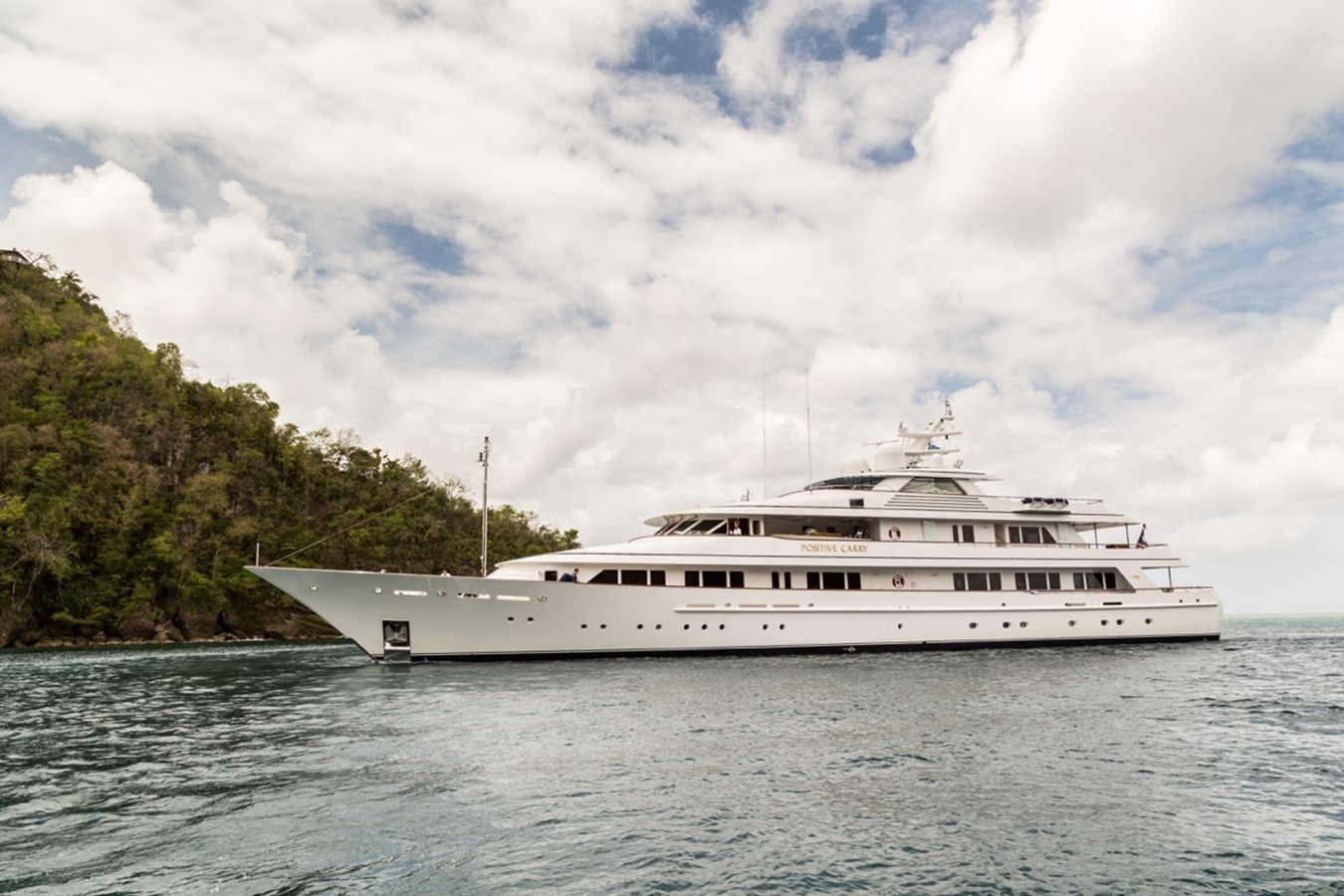 POSITIVE CARRY - 2005 FEADSHIP 203' 5