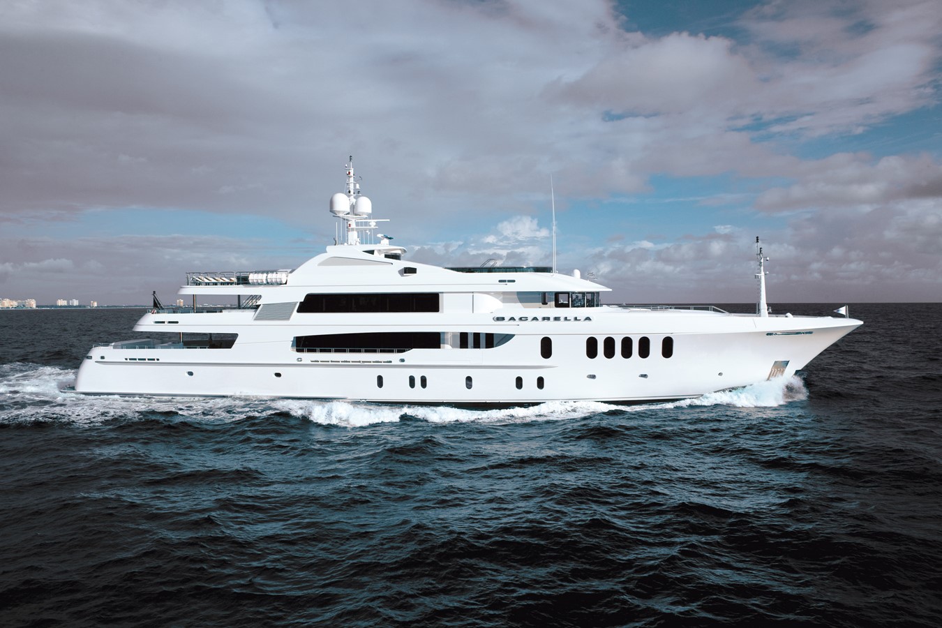 BACARELLA - 2010 TRINITY 196' Motoryacht