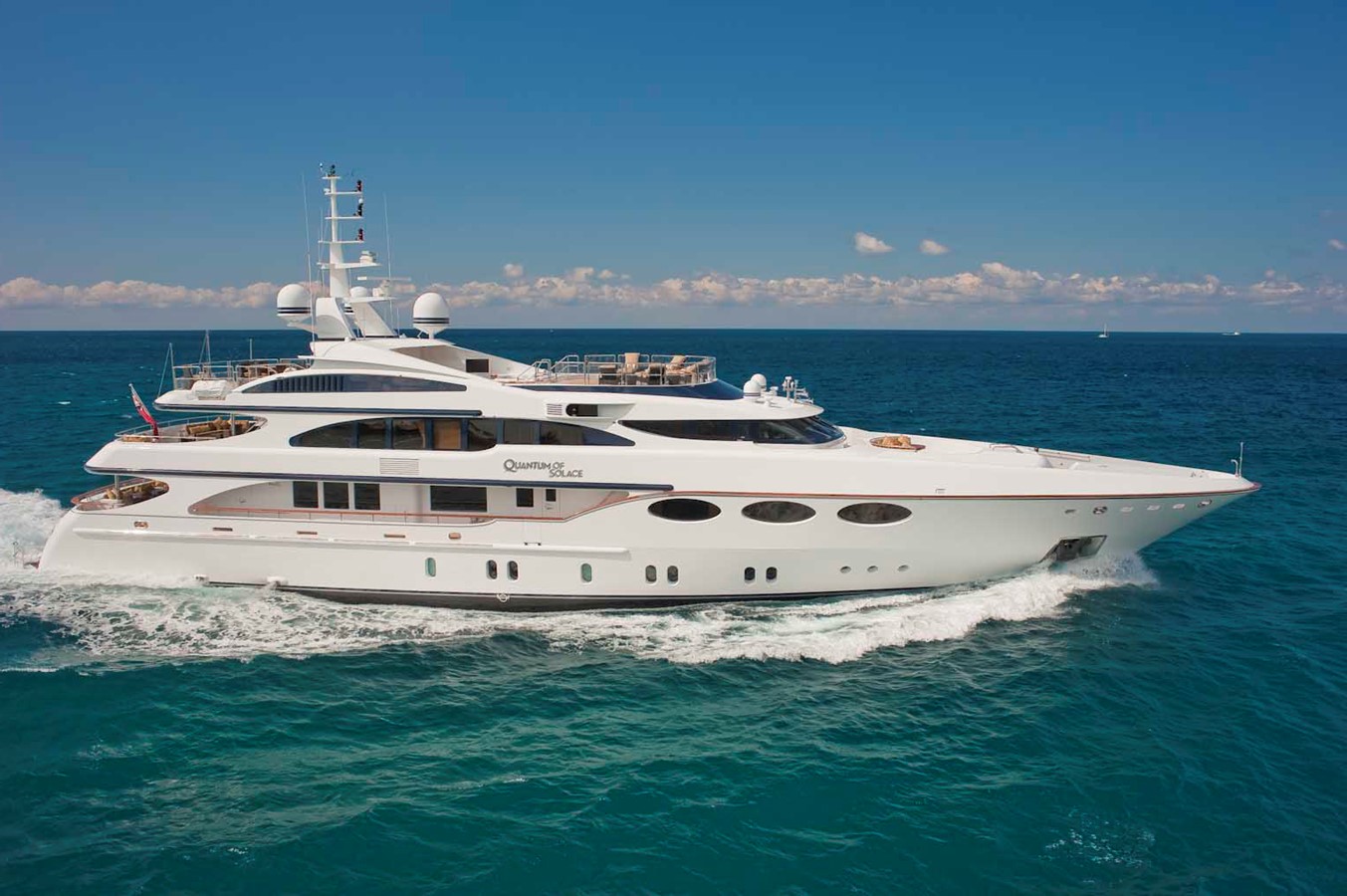 QUANTUM OF SOLACE - 2001 BENETTI 170' 8