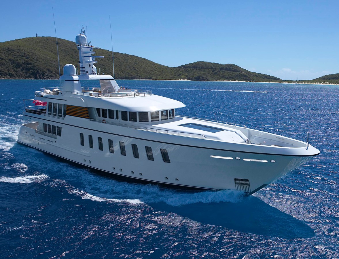 SIRIUS - F45 VANTAGE - 2010 FEADSHIP 147'