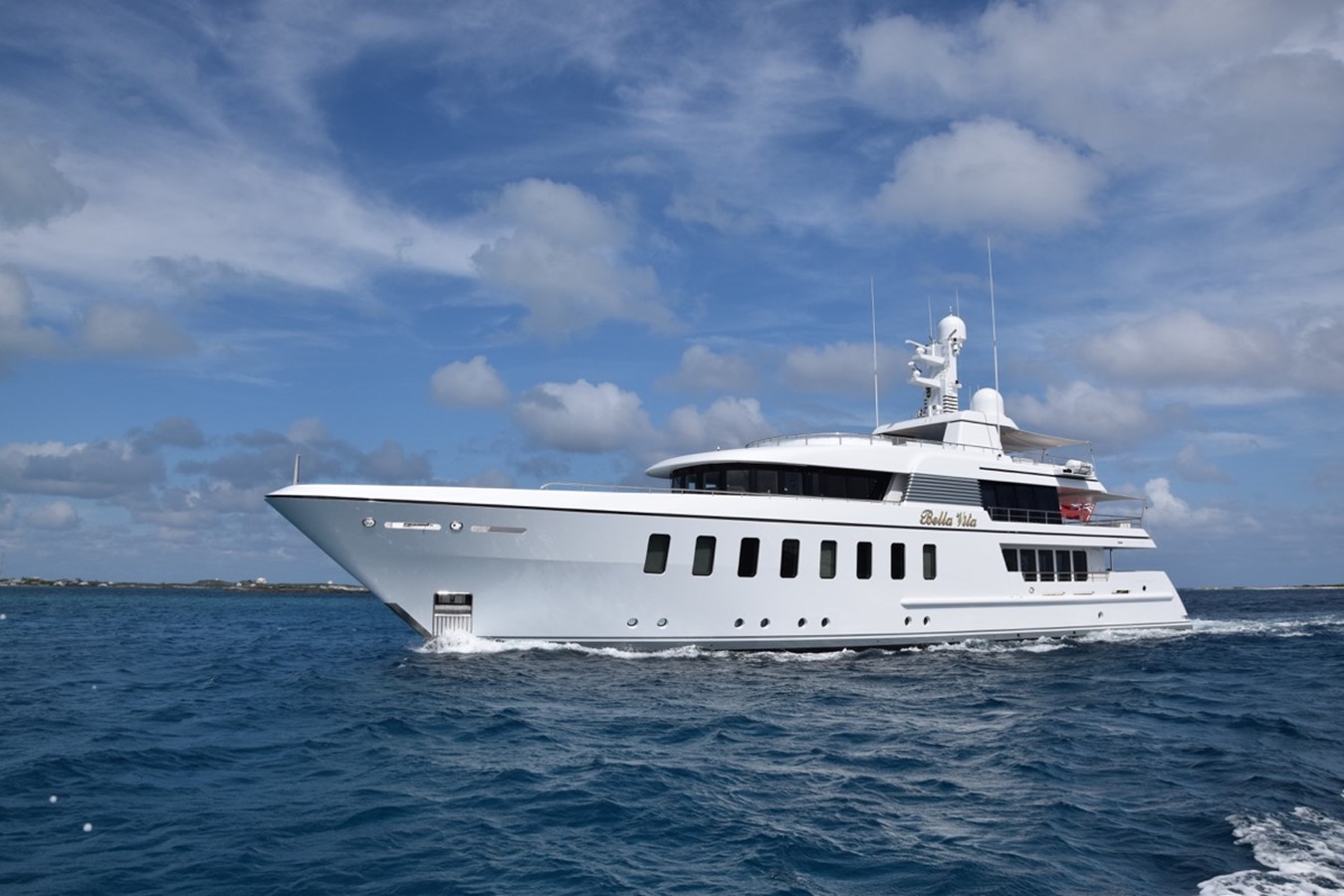 Bella Vita - 2008 FEADSHIP 146' 6