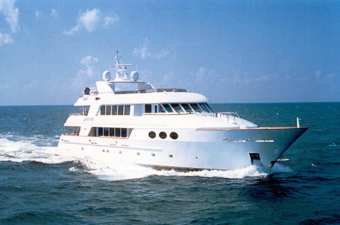 MIA ELISE - 2001 TRINITY 142'