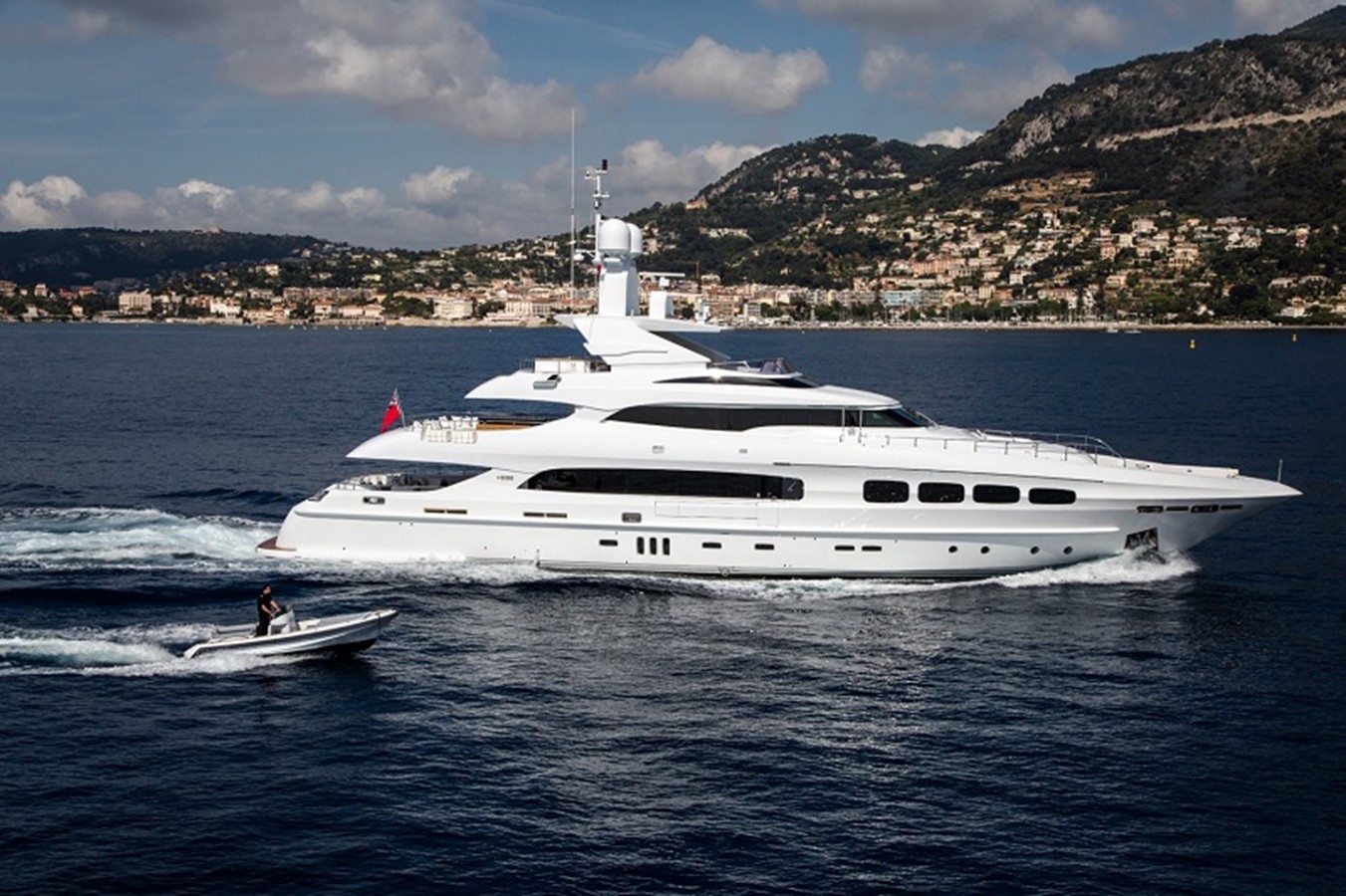 Manifiq - 2010 MONDOMARINE 132' 11