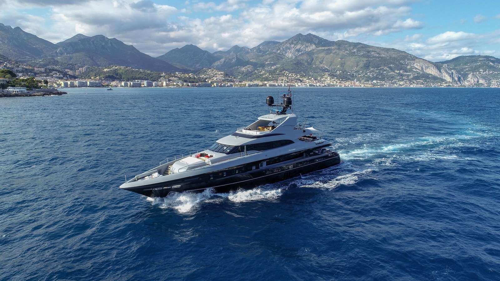 THE SHADOW - 2013 MONDOMARINE 132' 11