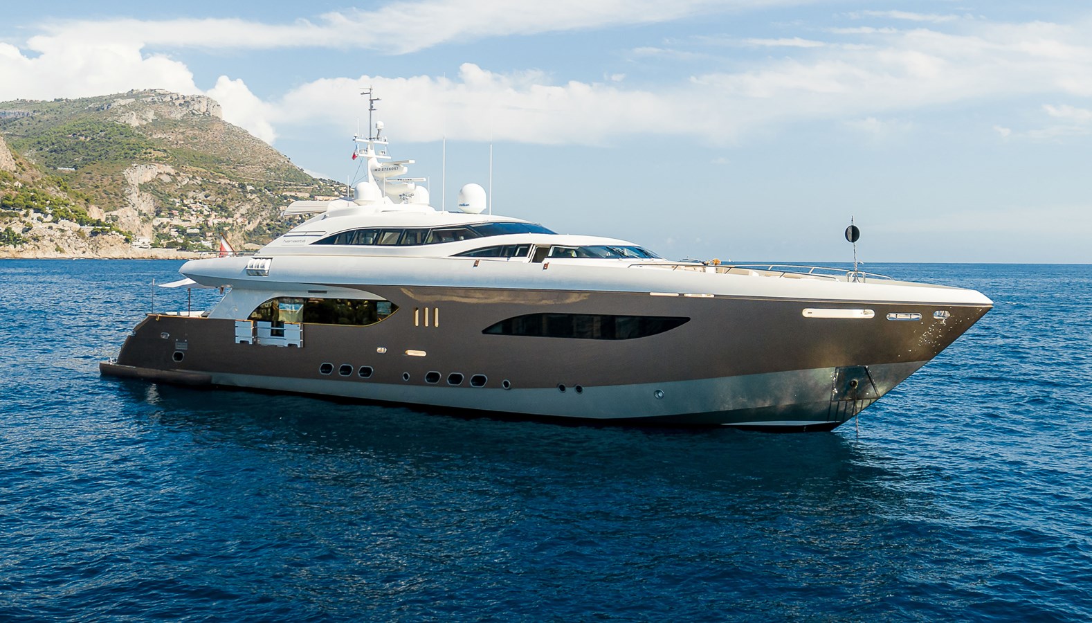 NAMASTE 8 - 2008 TAMSEN YACHTS 131' 3