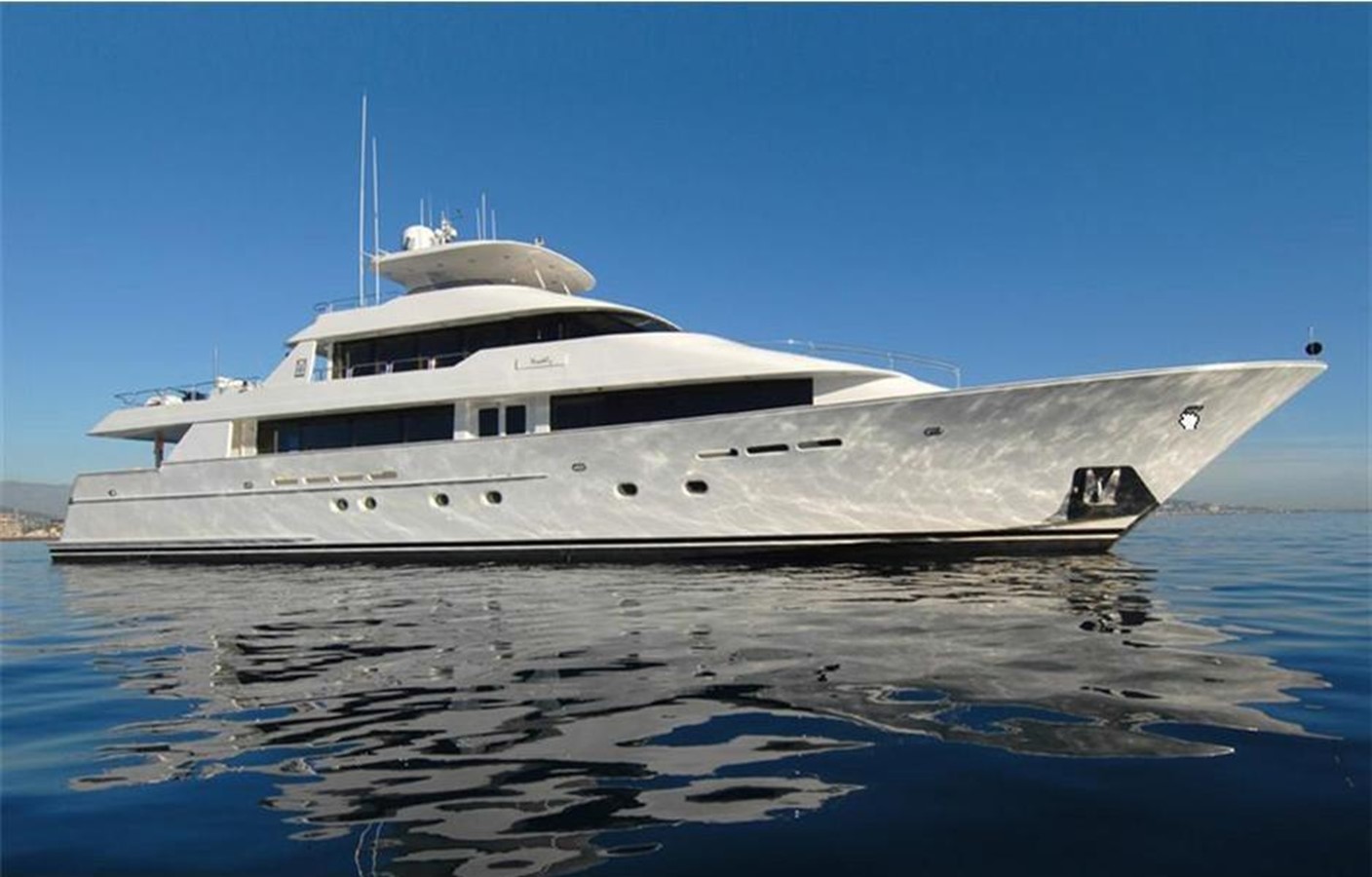 GUSTO - 2003 WESTPORT 130' Tri Deck