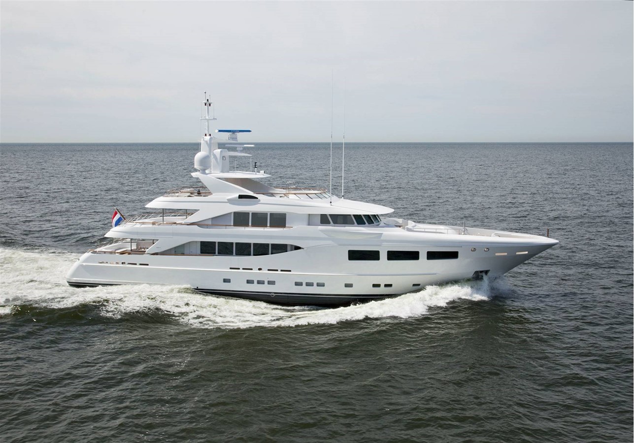 PRETTY WOMAN - 2010 HAKVOORT 128' Ocean Going