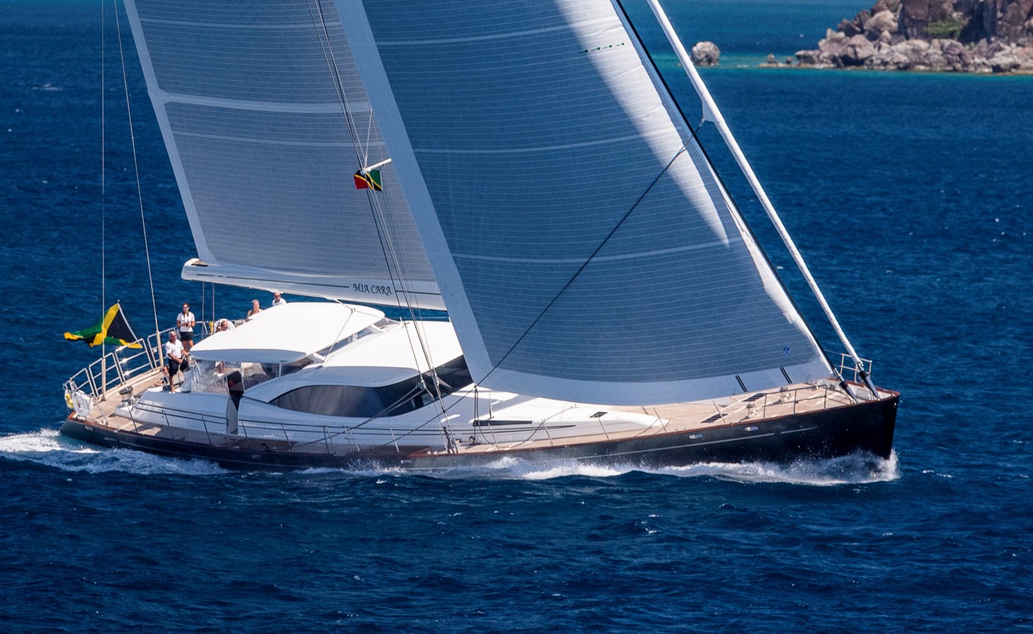 MIA CARA - 2006 FITZROY YACHTS 127' 4