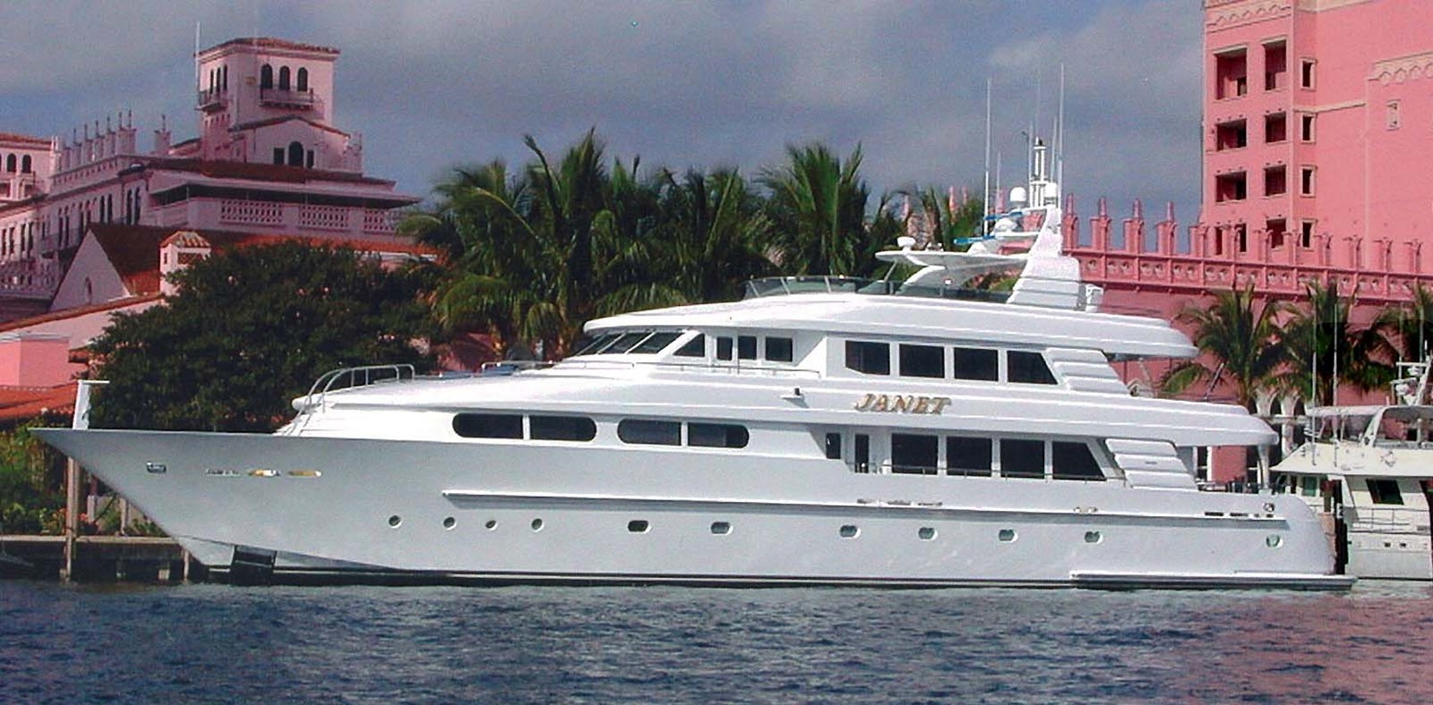 JANET - 2003 CHEOY LEE 125' Global Motor Yacht