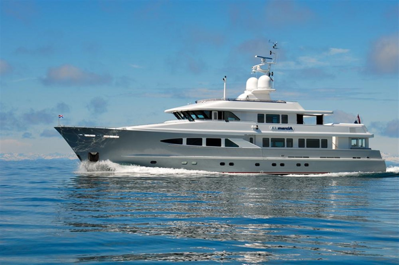 Alumercia - 2001 HEESEN YACHTS 123' 8