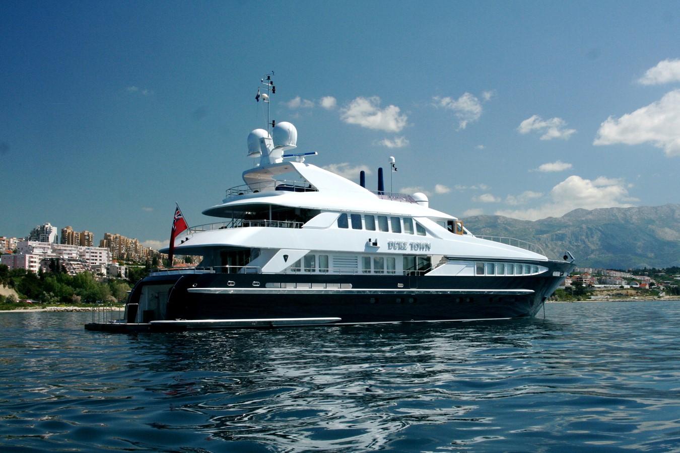 DUKE TOWN - 2002 HEESEN YACHTS 121' 5