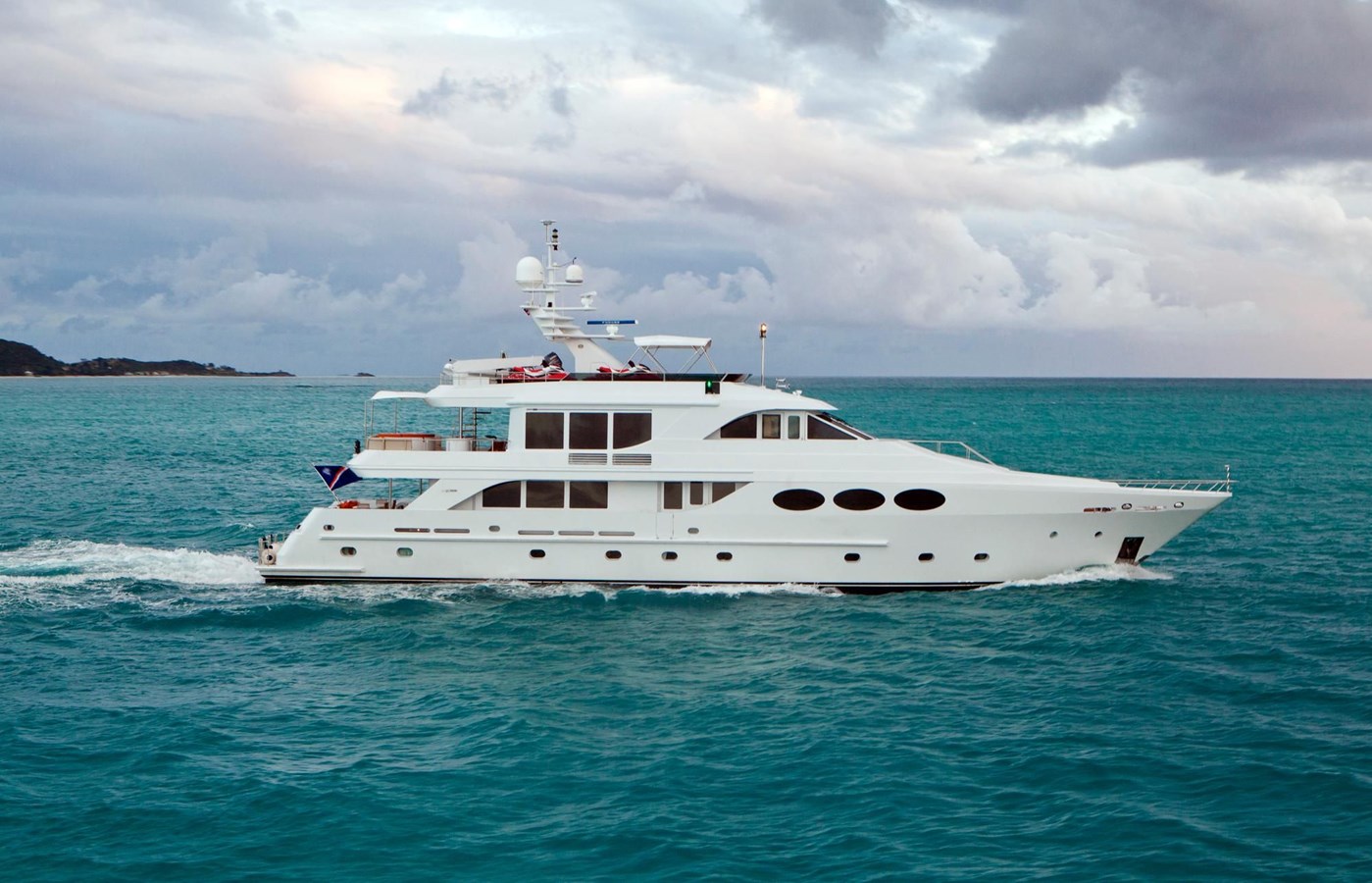 No Name 2003 120 Tri-Deck M/Y - 2002 INTERMARINE 1