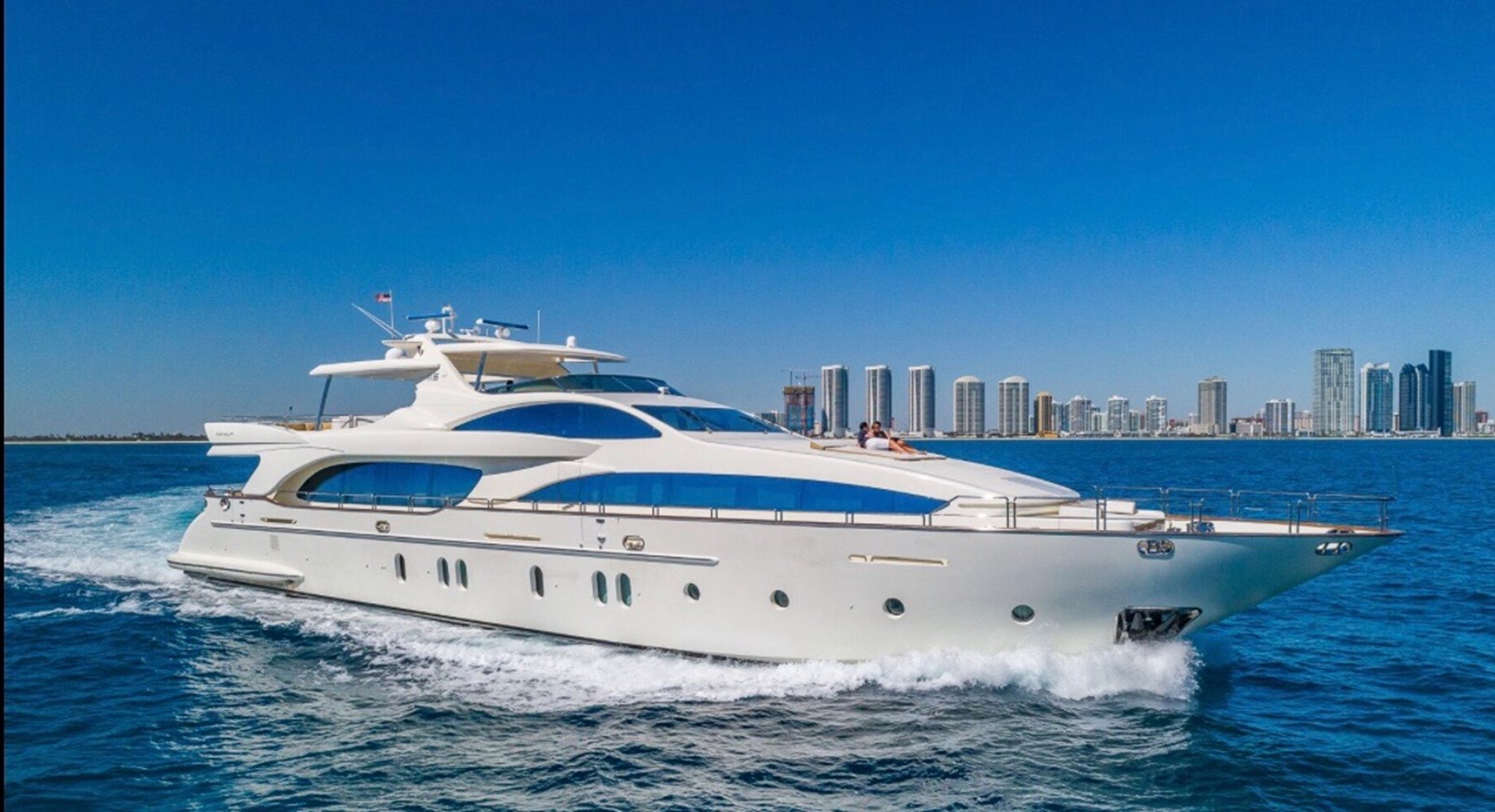 Flawless III - 2005 AZIMUT YACHTS 116'