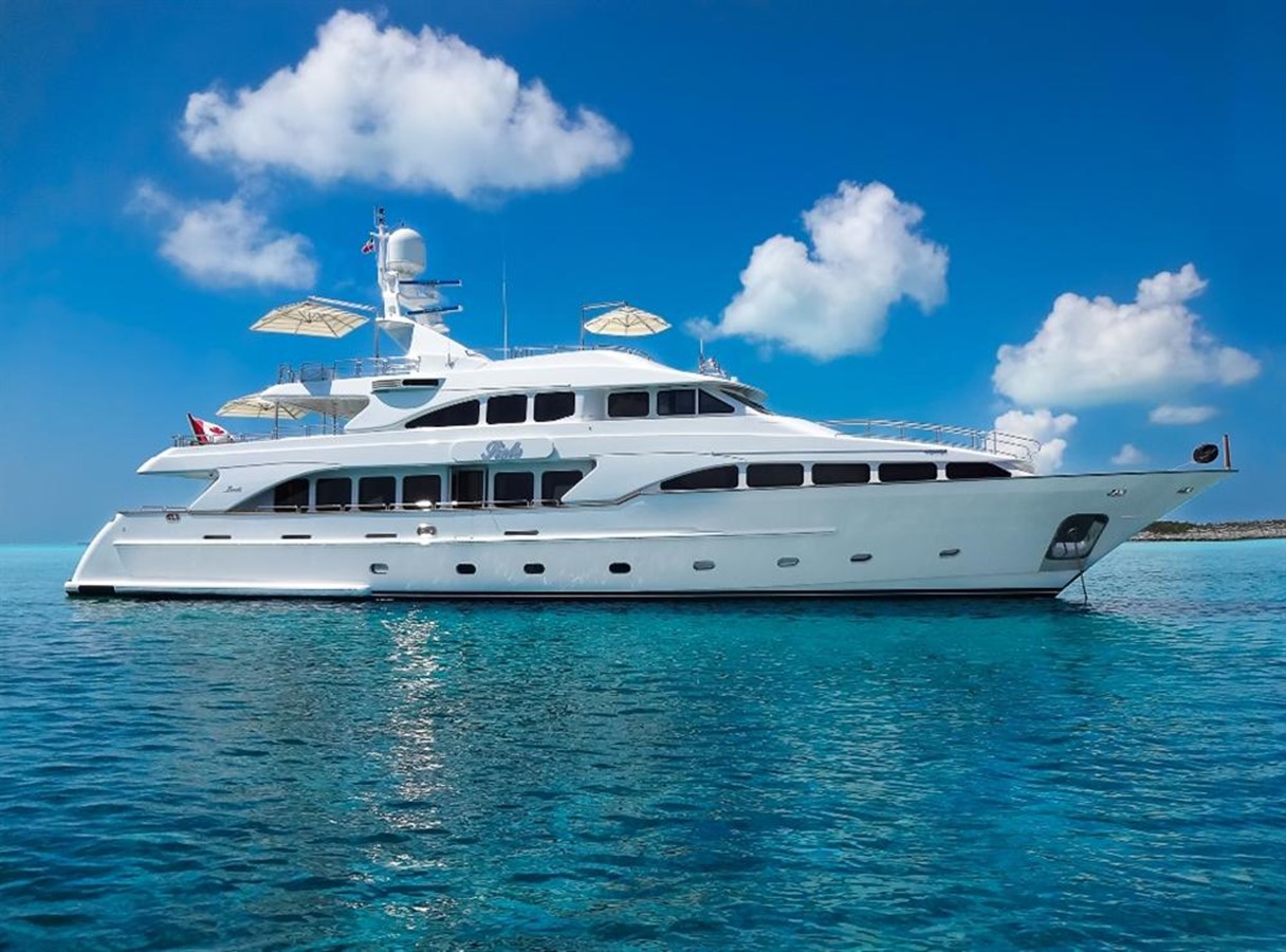 SIETE - 2001 BENETTI 115' Benetti Classic