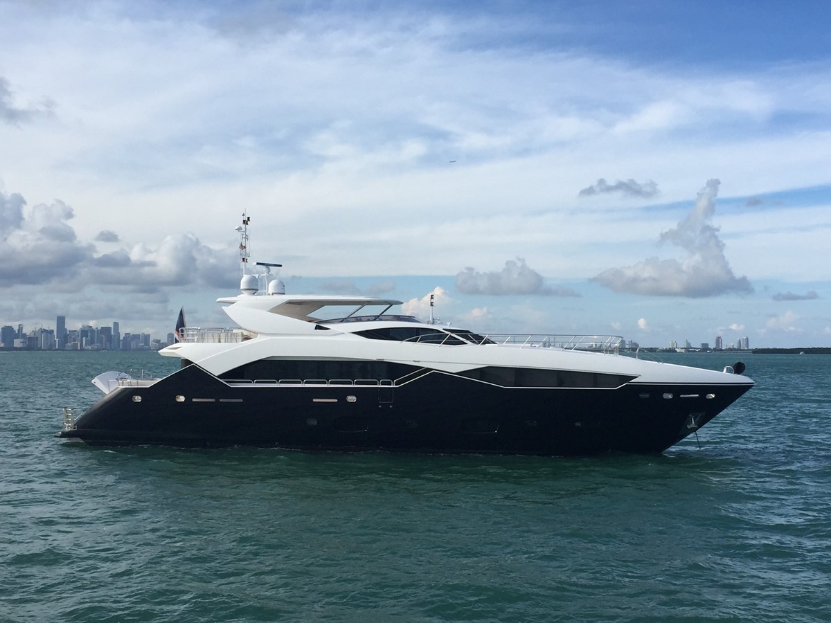 LILLY II - 2013 SUNSEEKER 113' 3