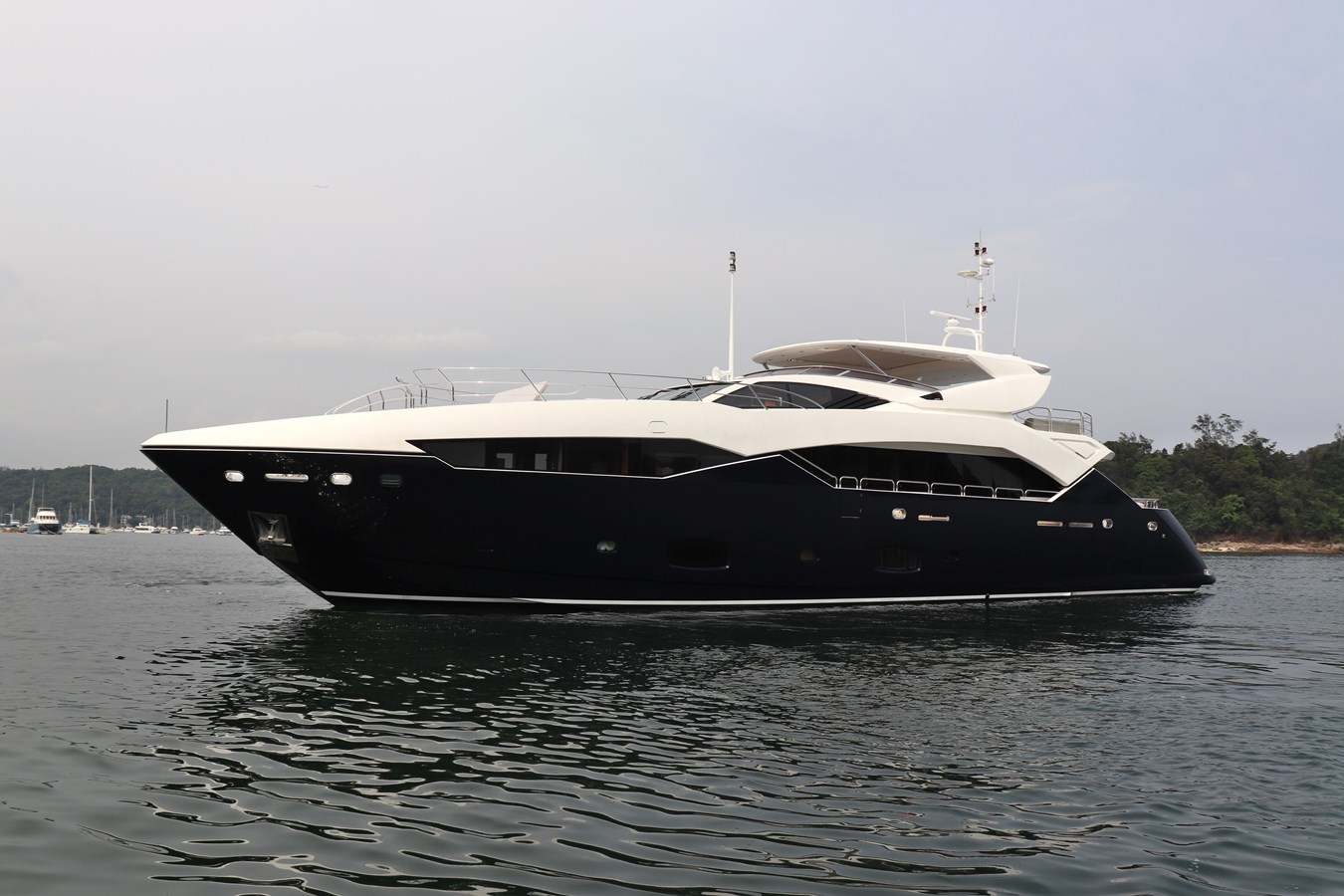 Sunseeker 115 Sport Yacht - 2011 SUNSEEKER 113'