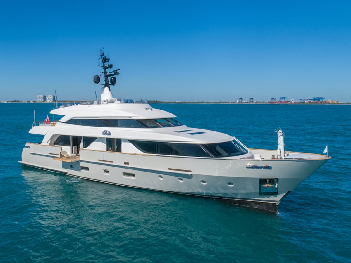 Belle - 2019 SANLORENZO 112' SD112