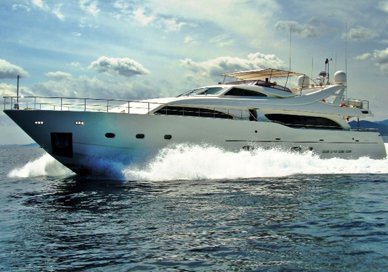 C2 - 2006 FERRETTI CUSTOM LINE 111' 6