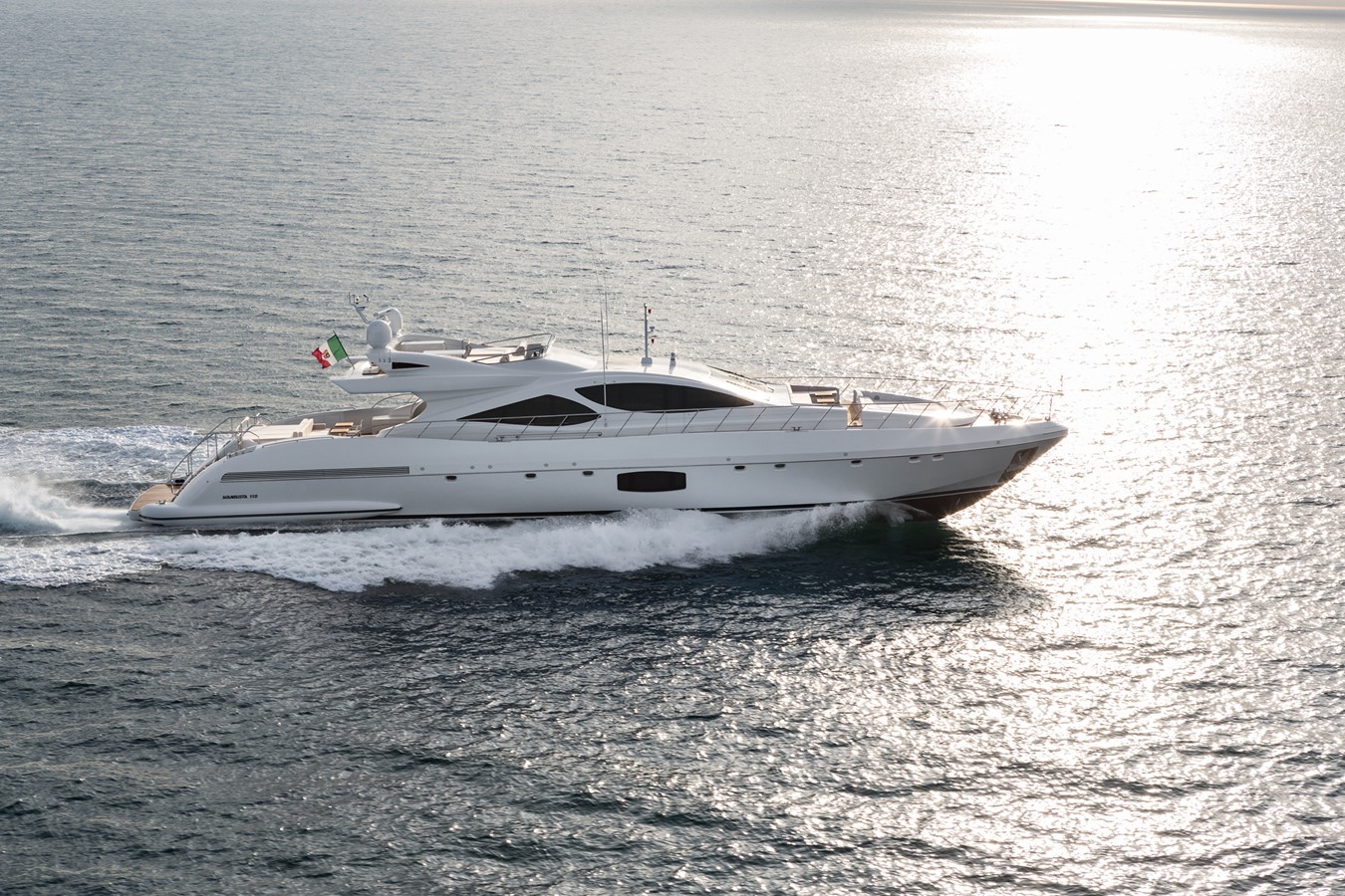 Mangusta 110 Carefully used - 2014 OVERMARINE GROU