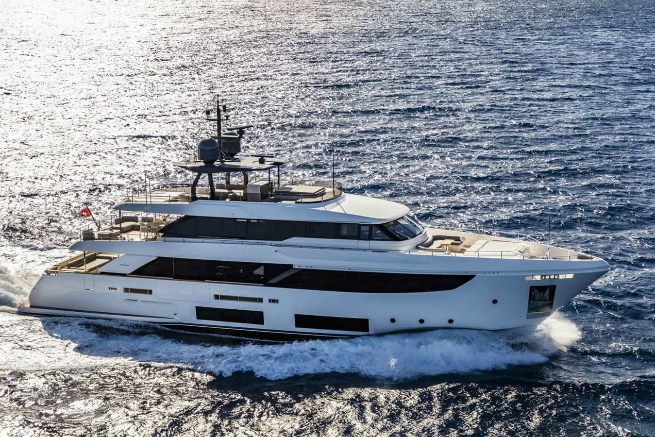 NAVETTA 33 - 2023 CUSTOM LINE 108' 3