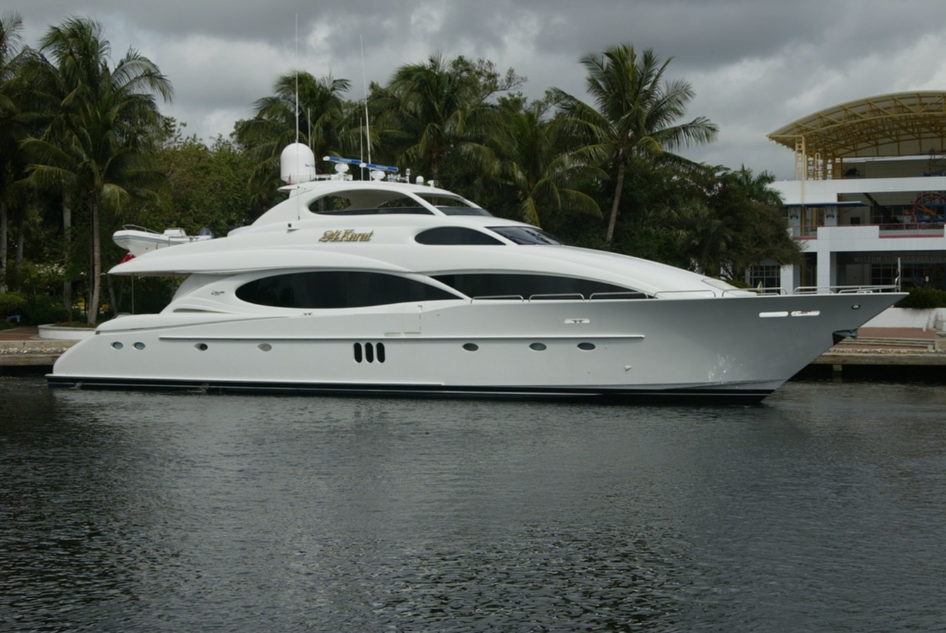 24 KARAT - 2002 LAZZARA 106' Enclosed pilothouse