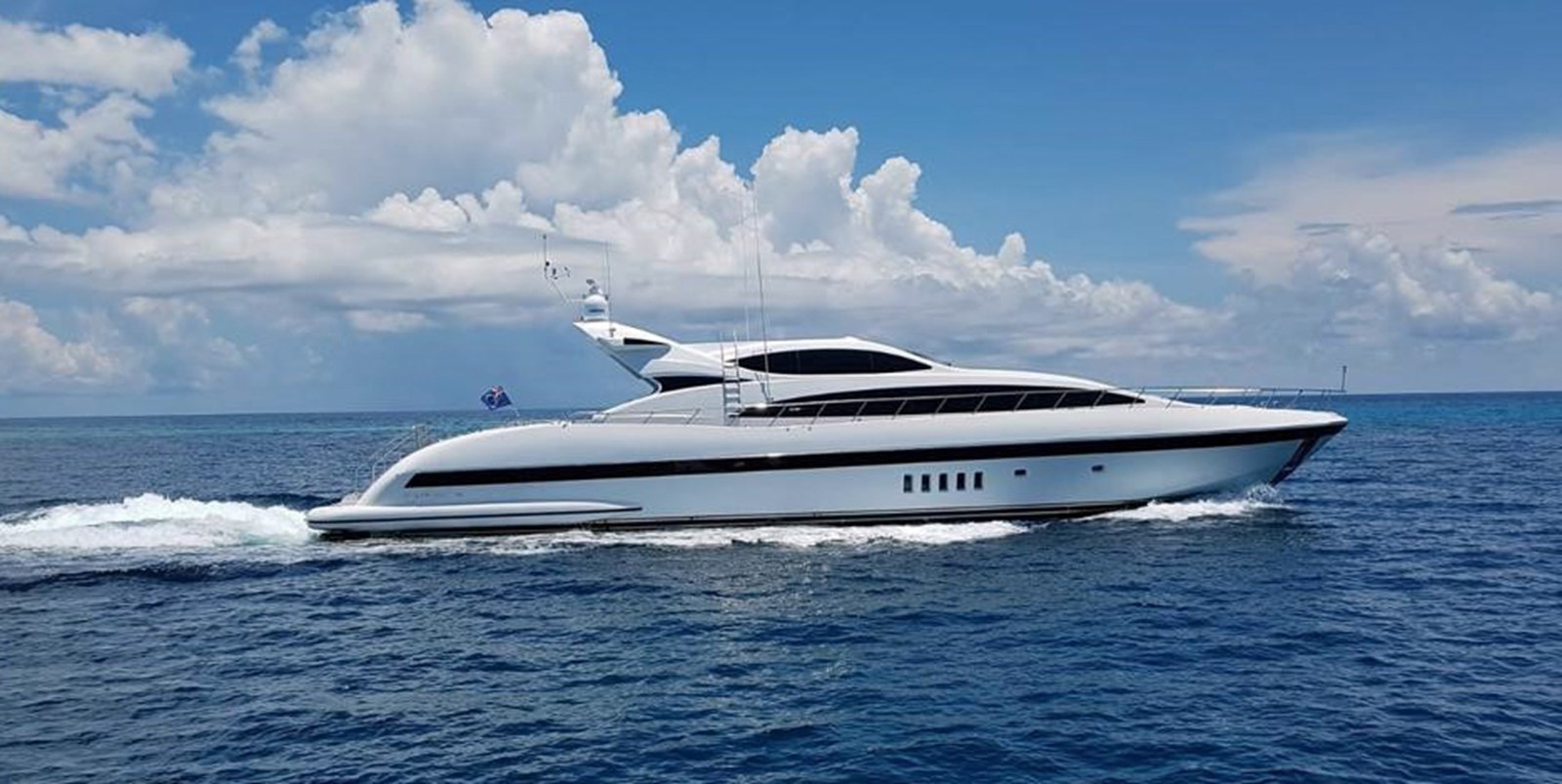 Eye Play - 2003 OVERMARINE GROUP 105' Mangusta