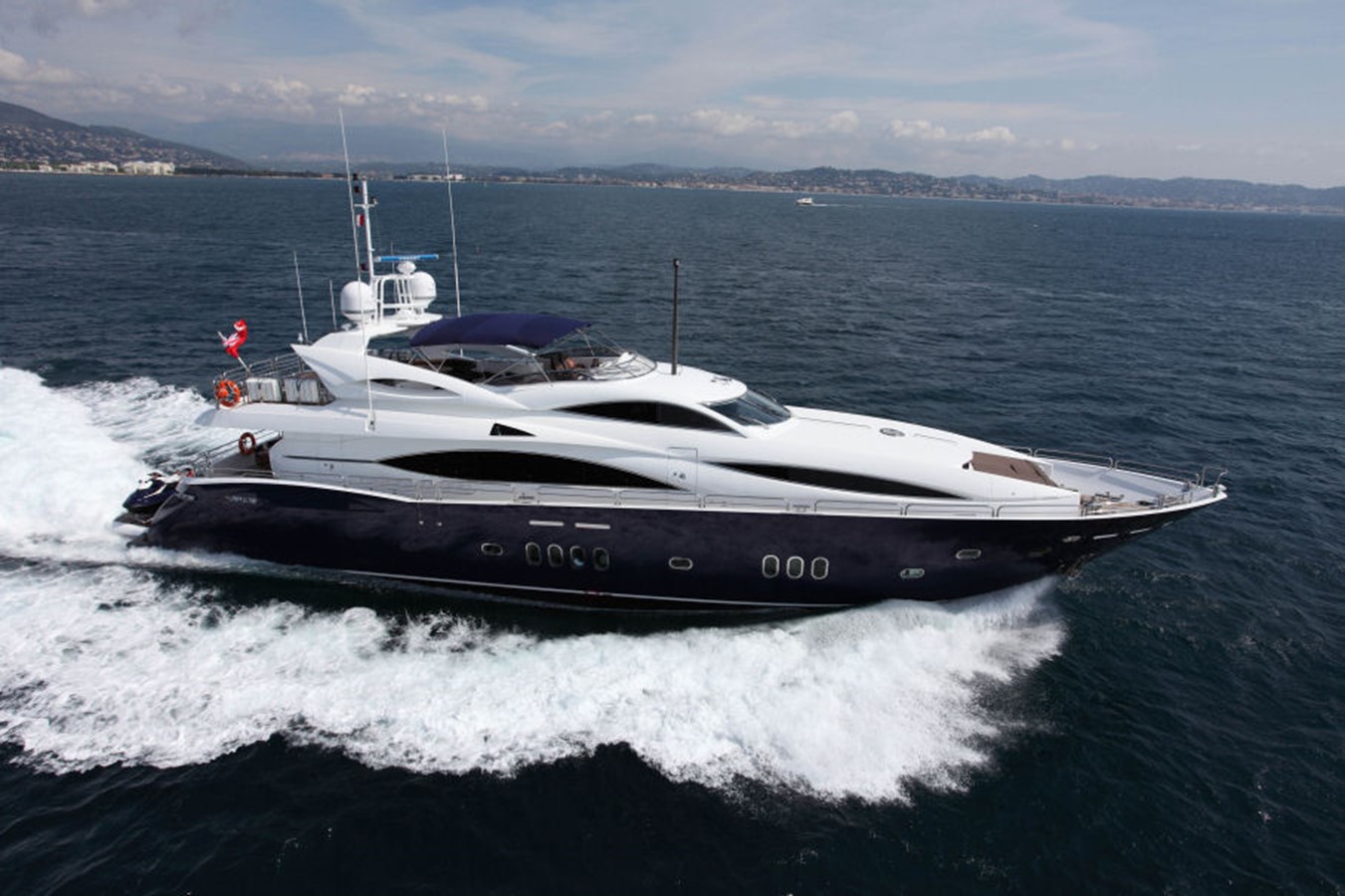 MOLIVER - 2004 SUNSEEKER 105' 105 Yacht