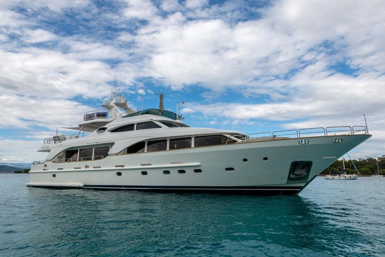 NEW STAR - 2002 BENETTI 101' 1