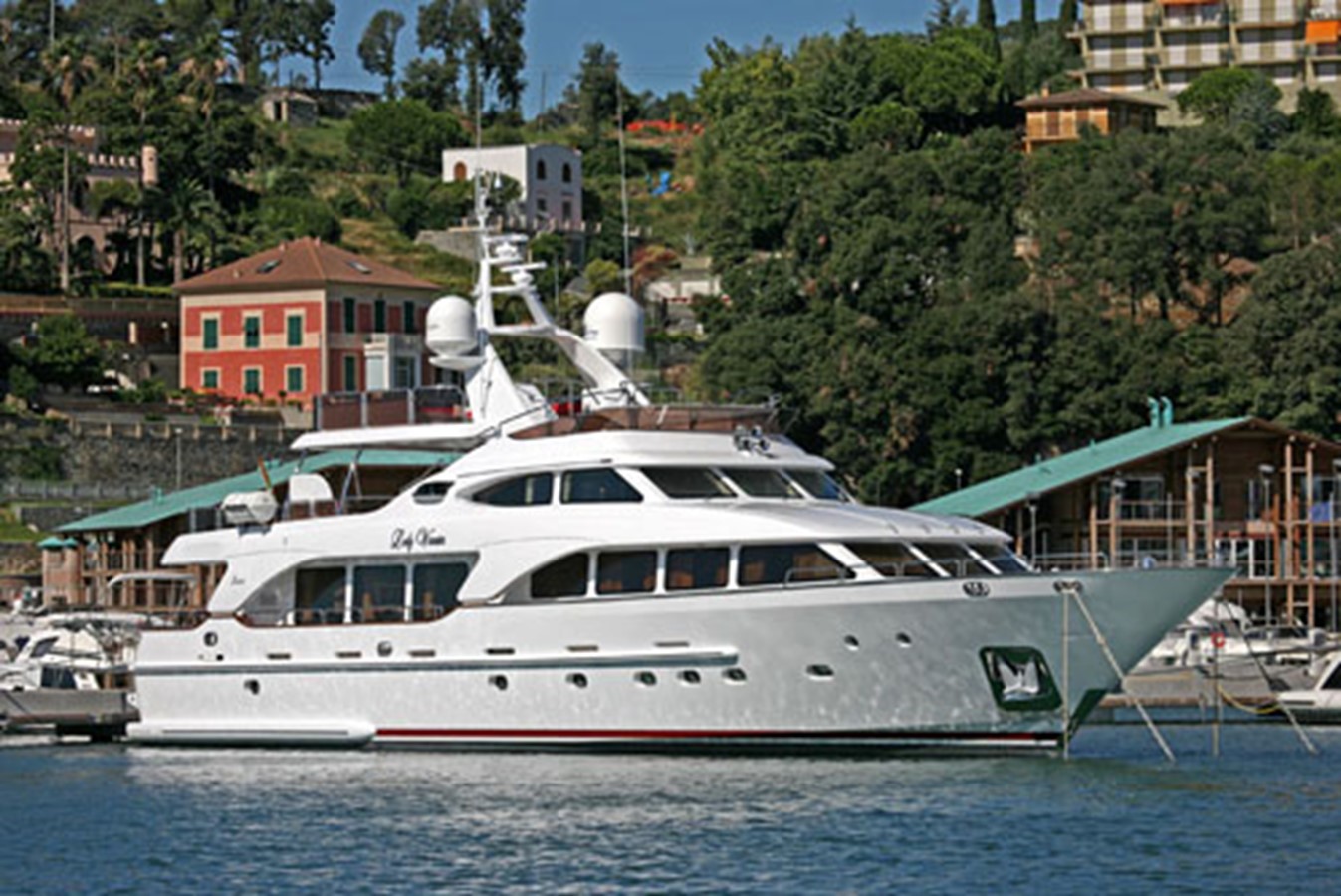 LADY VANESSA - 2006 BENETTI 100' Tradition