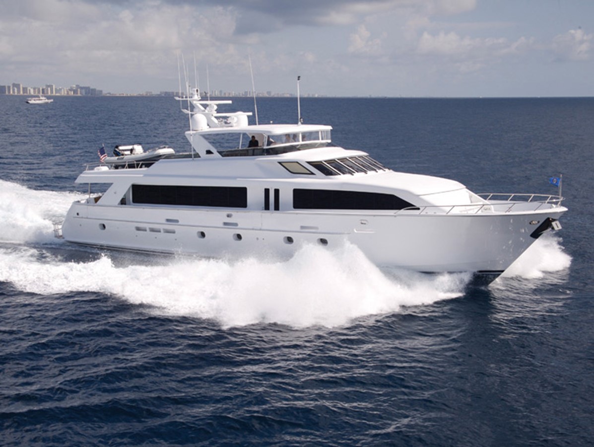 FREEDOM - 2004 HATTERAS 100' Motoryacht