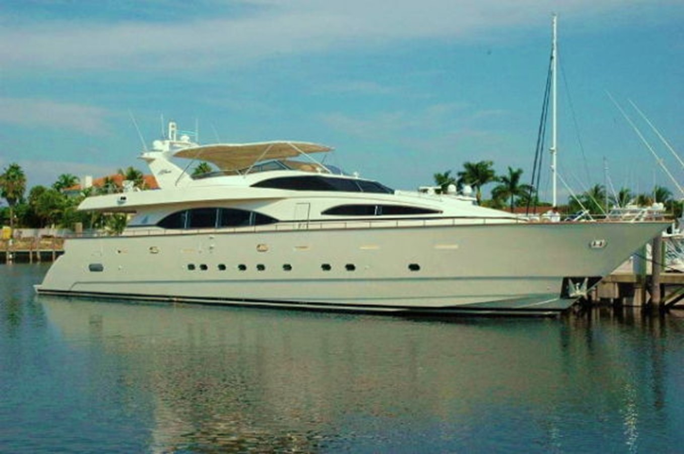 PURE - 2000 AZIMUT YACHTS 100' 100 Jumbo VIP