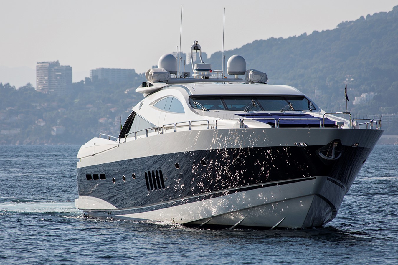 SIRIUS OF MAN - 2002 SUNSEEKER 100' Predator 100