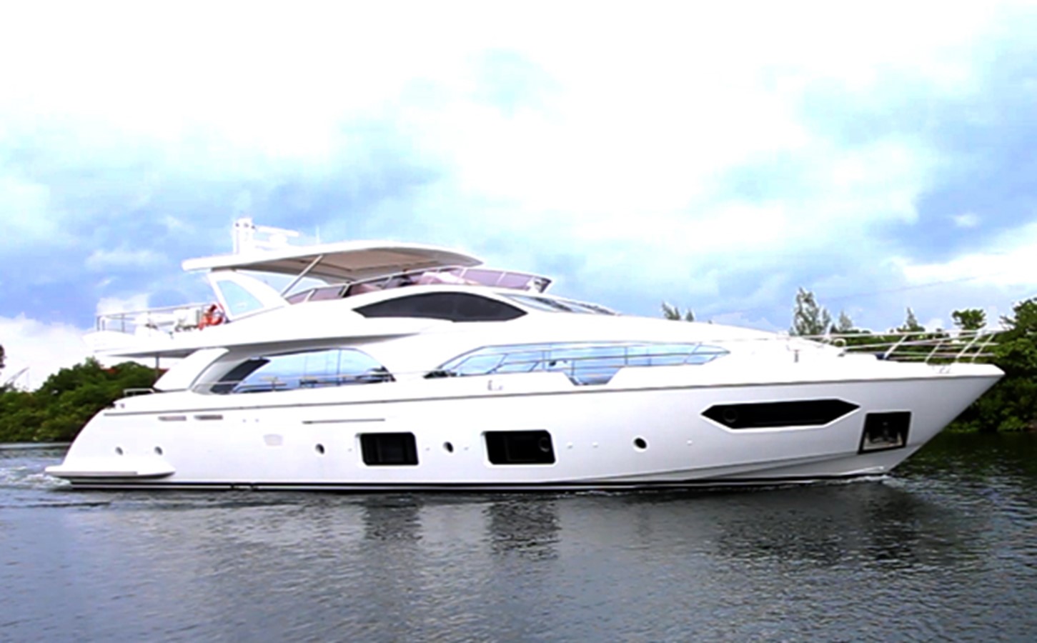 IRONMAN - 2014 AZIMUT YACHTS 100' Grande 100