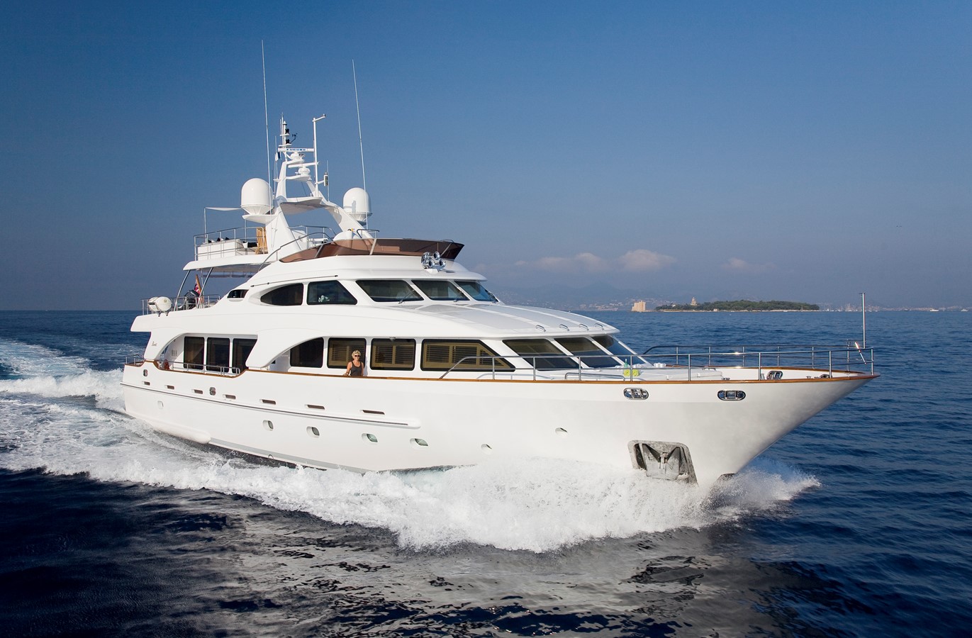 SALU - 2008 BENETTI 99' Tradition 100