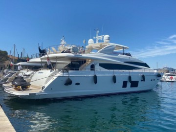 EXPERIENCE - 2013 PRINCESS YACHTS 98' 10