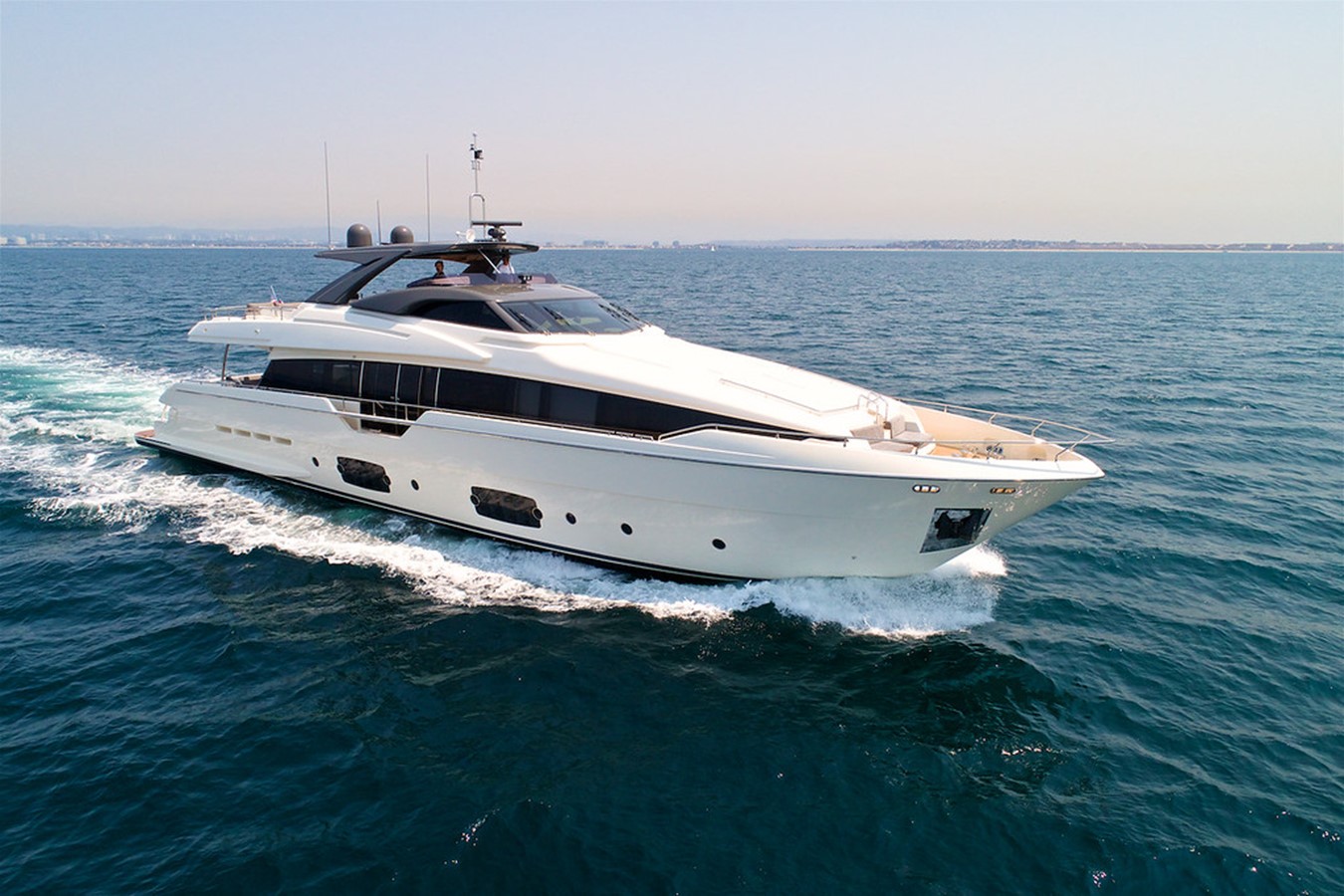 QUEEN B - 2016 FERRETTI YACHTS 96'