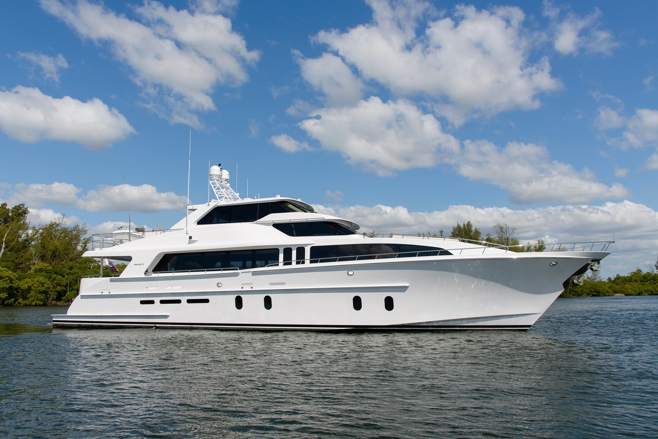 QUEEN OF DIAMONDS - 2006 CHEOY LEE 95' Bravo Serie