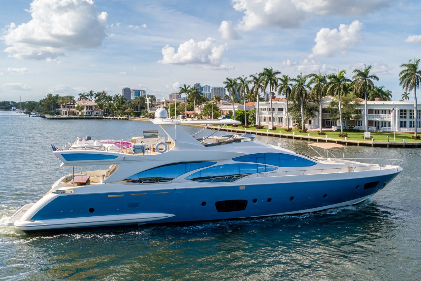 DARLIN - 2013 AZIMUT YACHTS 95' 95 Flybridge