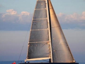 MAGIC CARPET - 2002 WALLY 94' 6