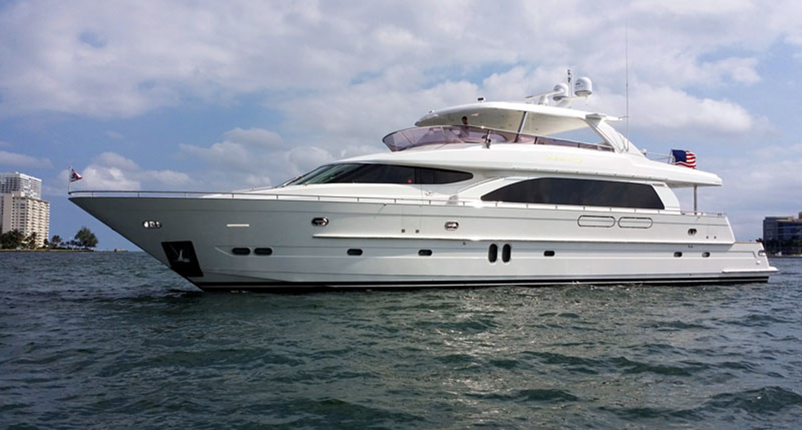 Diamond Lady - 2005 HORIZON 94' Cockpit Motoryacht