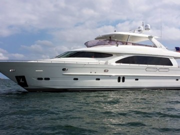 Diamond Lady - 2005 HORIZON 94' Cockpit Motoryacht