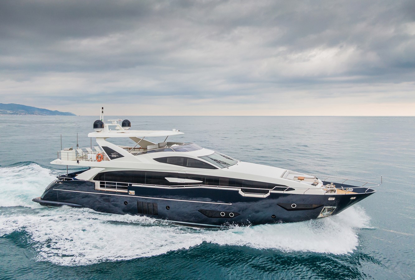 SOLSTICE - 2017 AZIMUT YACHTS 93' 11