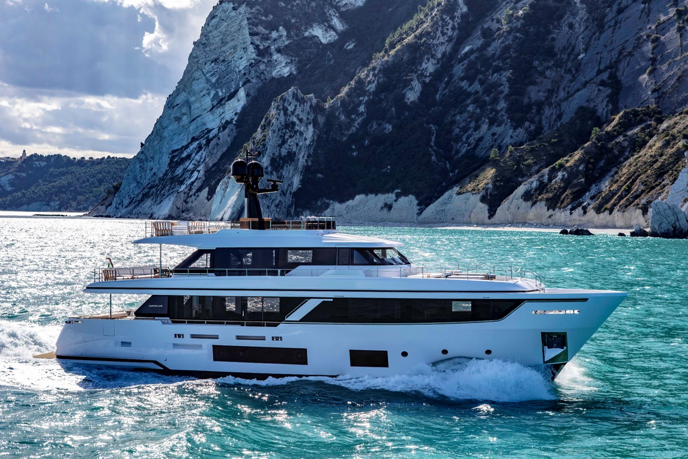 Navetta 30 - 2024 CUSTOM LINE 93' Navetta 30