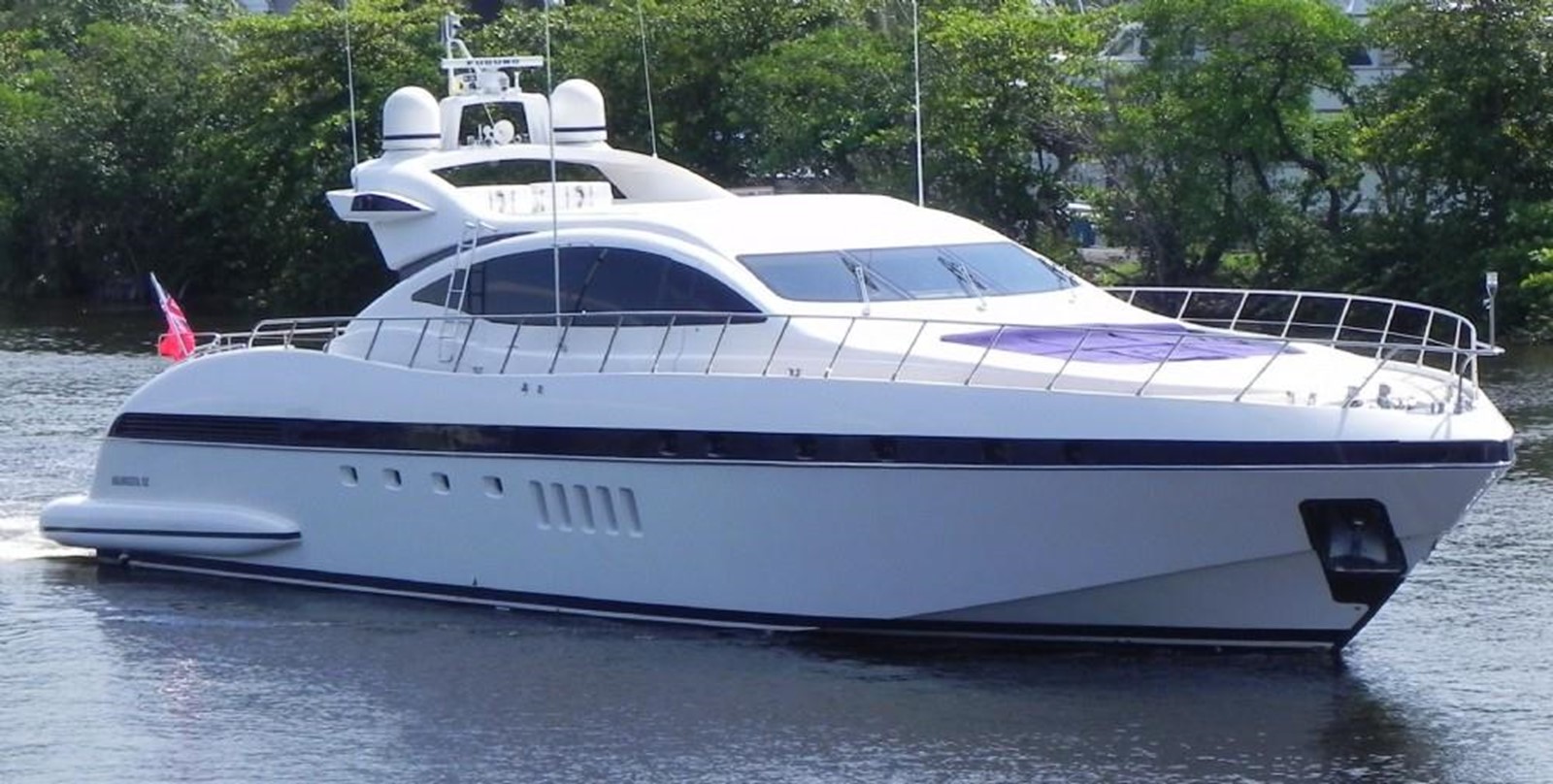 MY KAMPAI - 2005 OVERMARINE GROUP 92' Mangusta 92