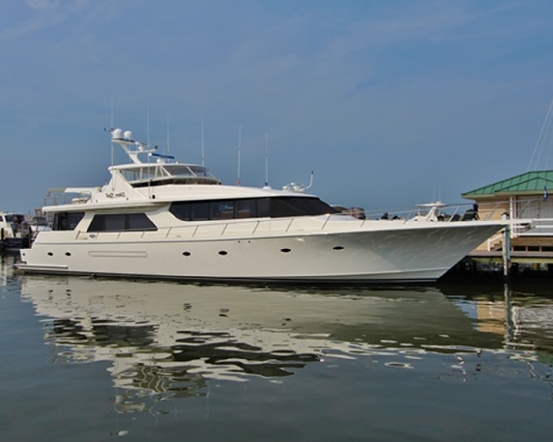 SHORE GIRL - 2003 WEST BAY 92' Cockpit Motoryacht