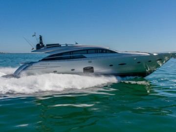 ARENA - 2013 PERSHING 92'