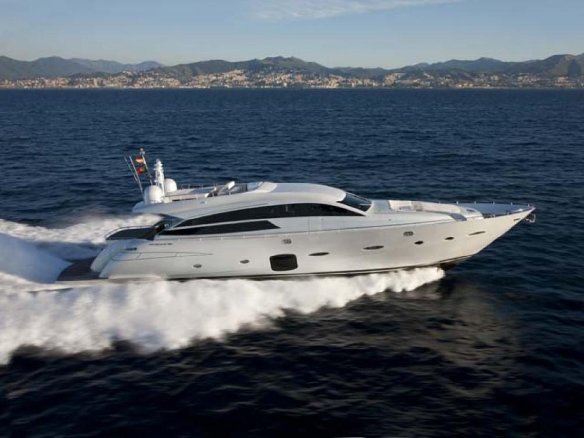 2013 Pershing 92 - 2013 PERSHING 91' 9