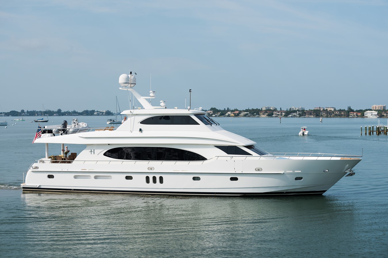 Heartbeat - 2009 HARGRAVE 90' 90' Skylounge Motor 